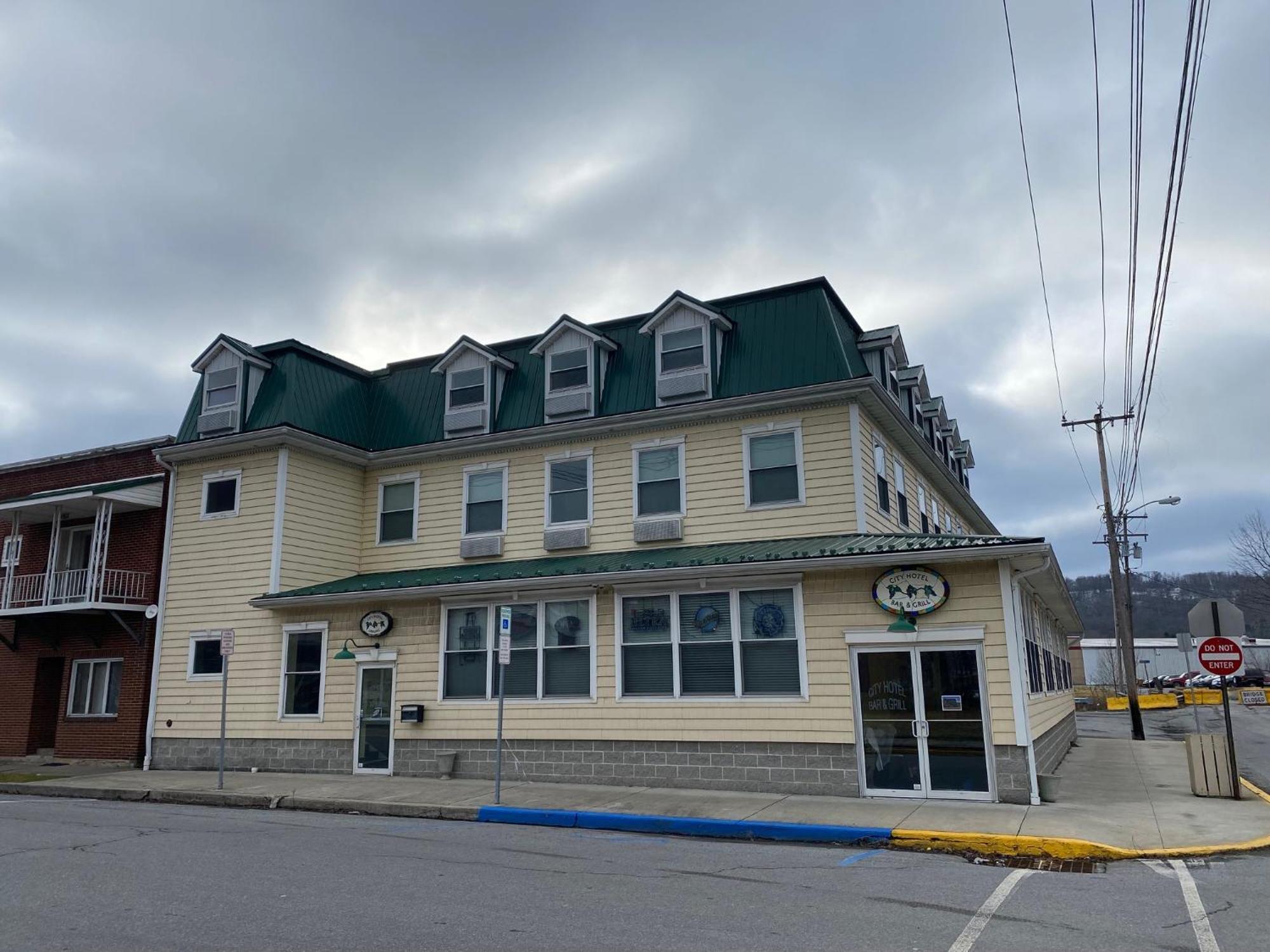 The City Hotel Bar & Grill Northern Cambria Экстерьер фото